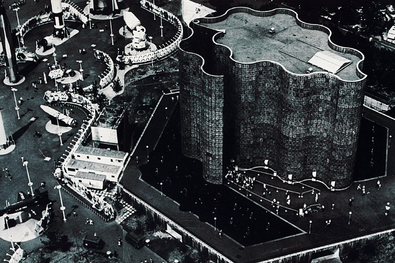 Archival Photo from NYSCI's brochure "New York City's Future Hall of Science."